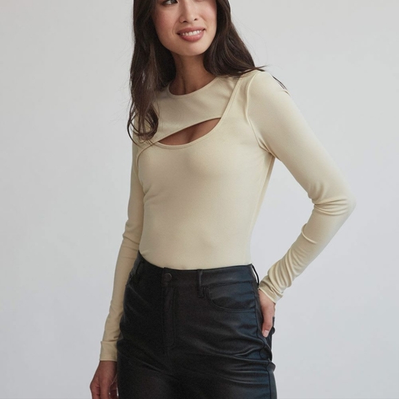 Knit Crepe Long Sleeve Top With Front Cutout - Picture 3 of 5